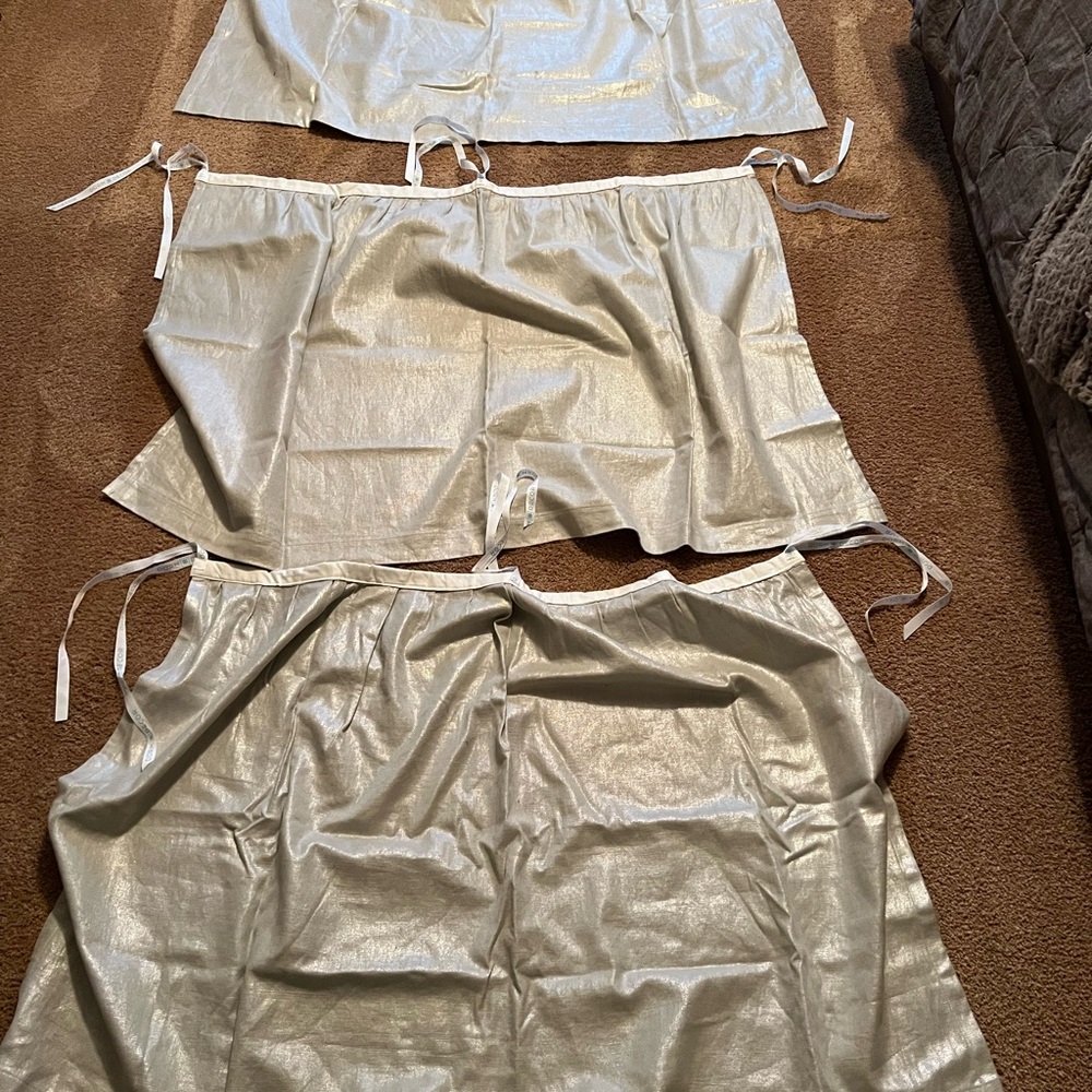 Metallic Dorm Decor Bed Skirt
